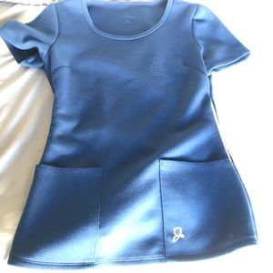 Xs Jaanuaa scrub top